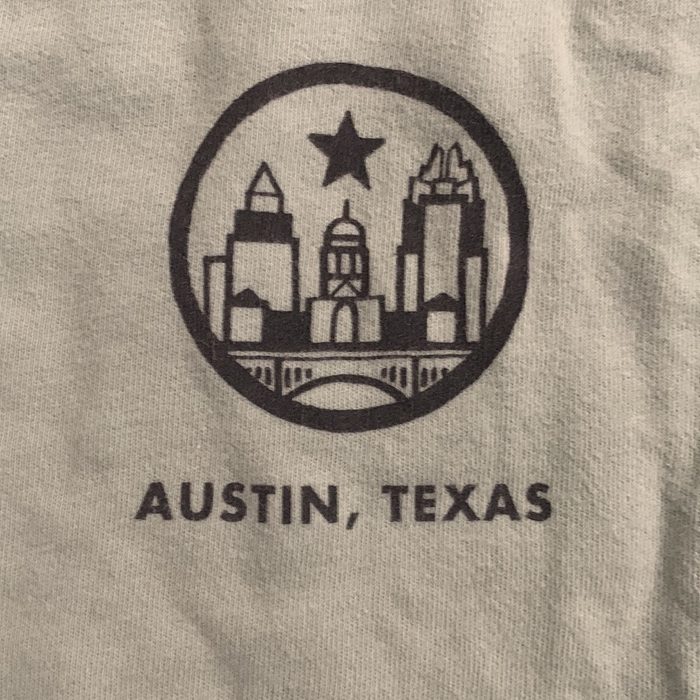 A&F Graphic TShirt - Picture 2 of 5